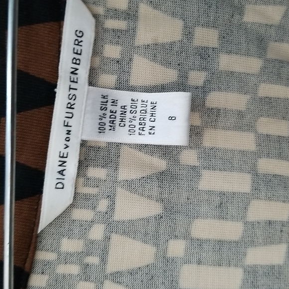 Diane Von Furstenberg Black and Cream Geometric Wrap Dress - Picture 4 of 14